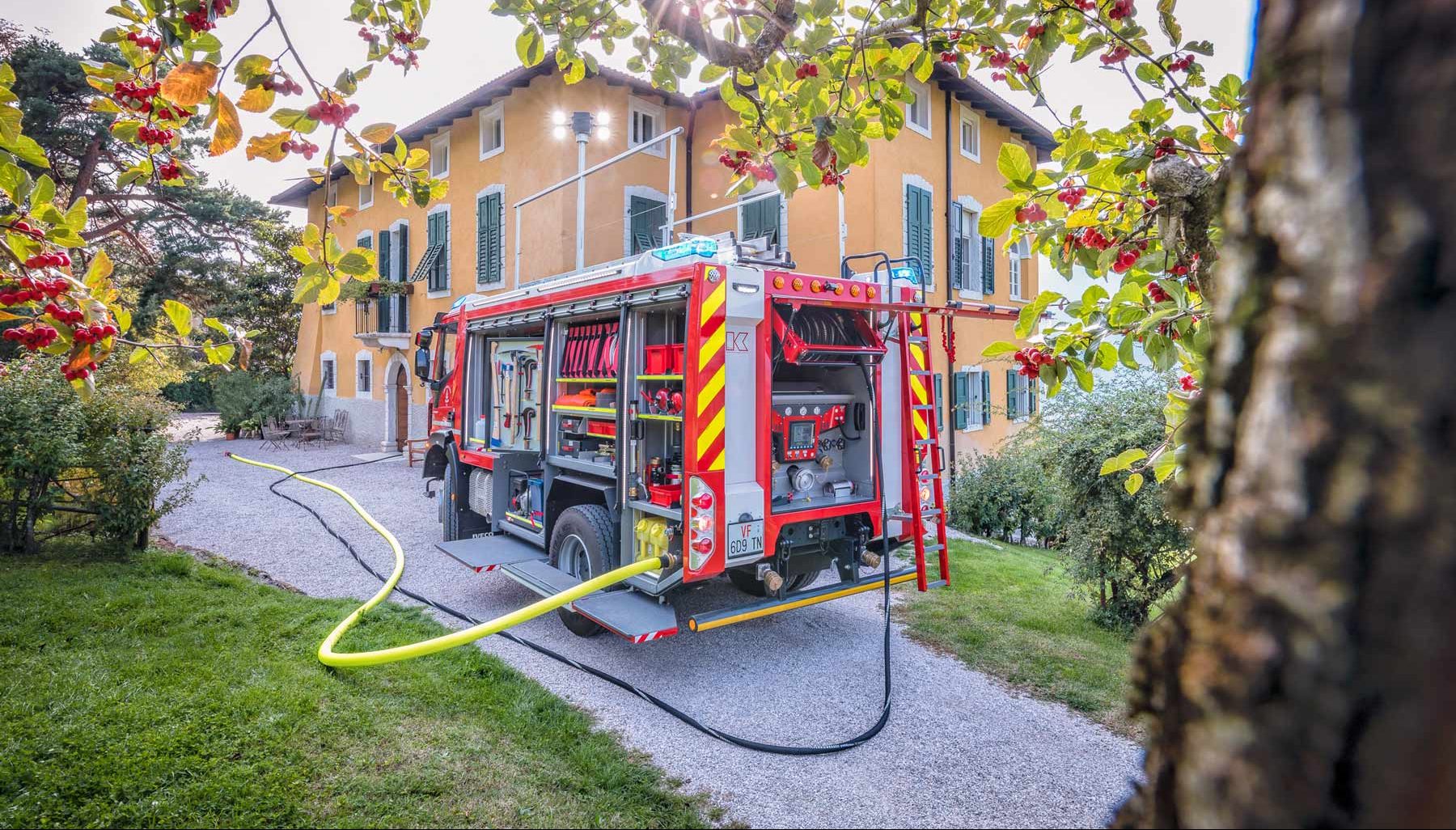 Kofler Fahrzeugbau Autopompaserbatoio VVF. Povo